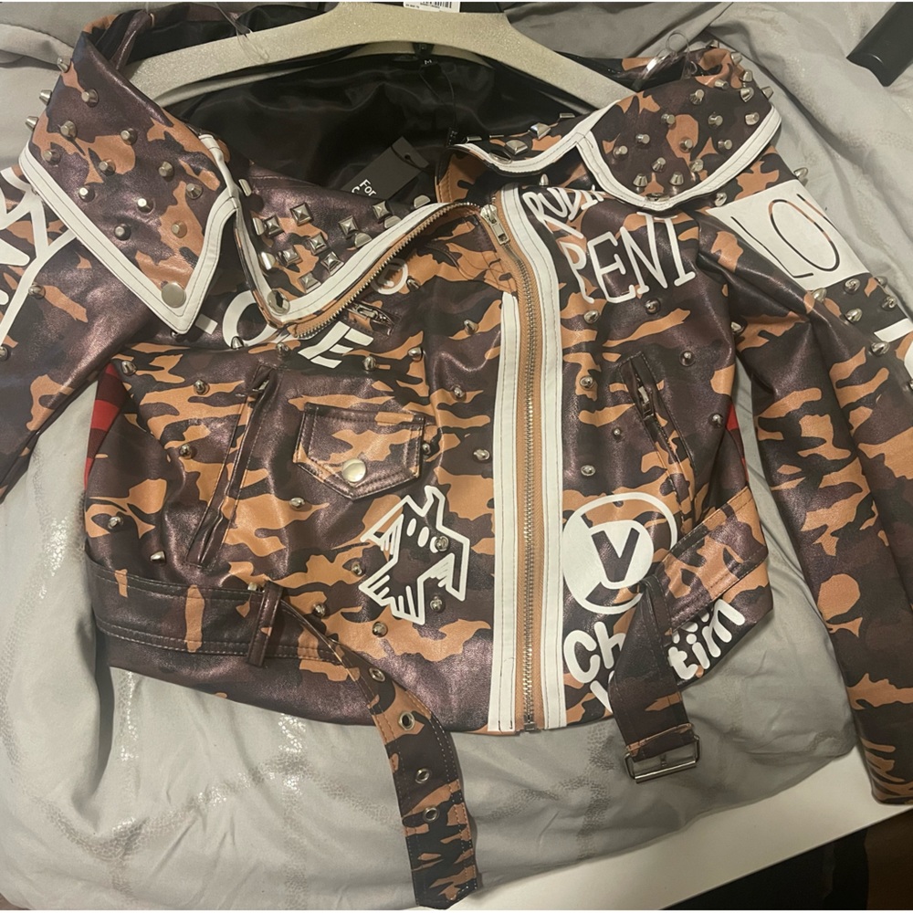 Cute Stylish moto leather jacket.